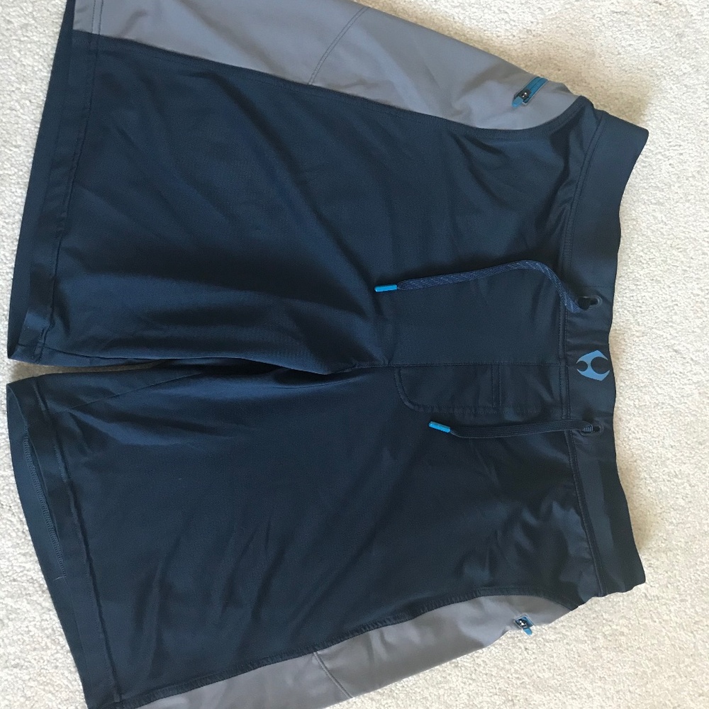 Hylete Helix above knee workout shorts